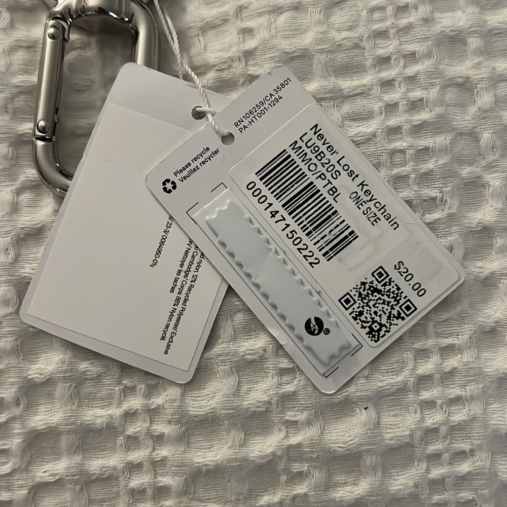 🩵Lululemon mint moment/pitch blue never lost keychain!!!!! NWT!! My fav color🩵 - Picture 3 of 7